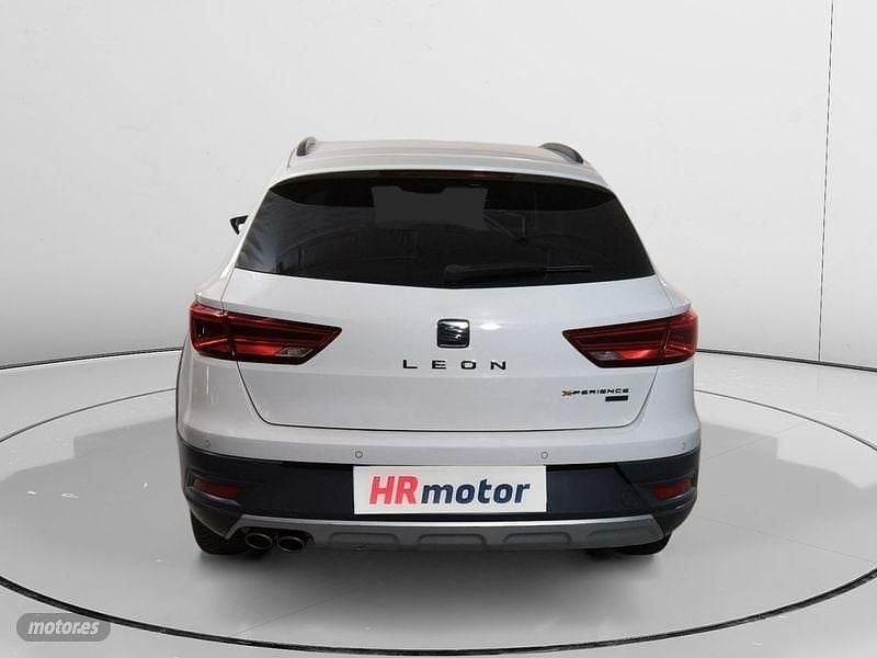 Usado Seat Leon X-Perience 4Drive 150 CV (110 kW) 2018 Blanco Familiar