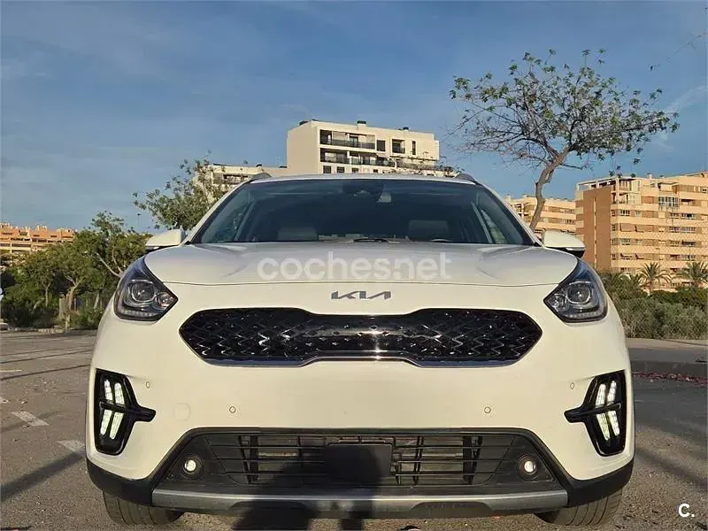 Usado Kia Niro 141 CV (103 kW) 2023 Blanco SUV