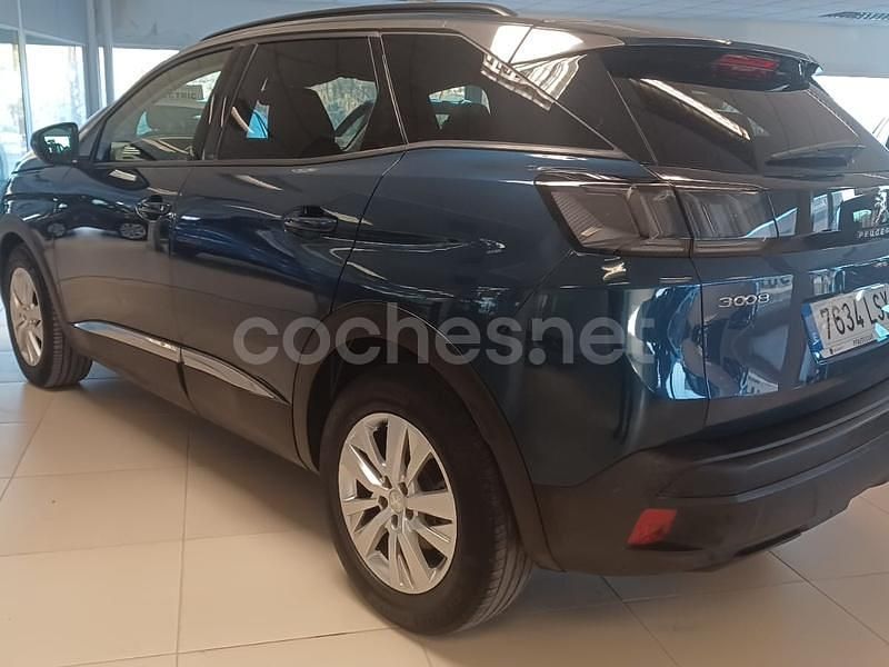 Usado Peugeot 3008 Style 130 CV (95 kW) 2021 Azul SUV