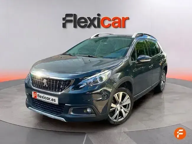 Usado Peugeot 2008 Allure 120 CV (88 kW) 2019 Gris SUV