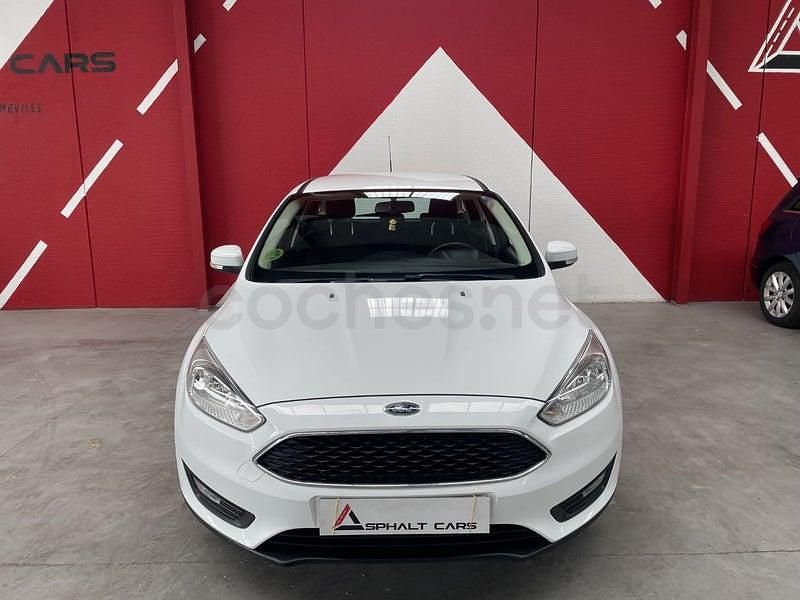 Usado Ford Focus Trend 95 CV (69 kW) 2017 Blanco Familiar