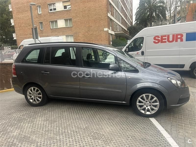 Usado Opel Zafira Enjoy 120 CV (88 kW) 2007 Gris / plata Monovolumen