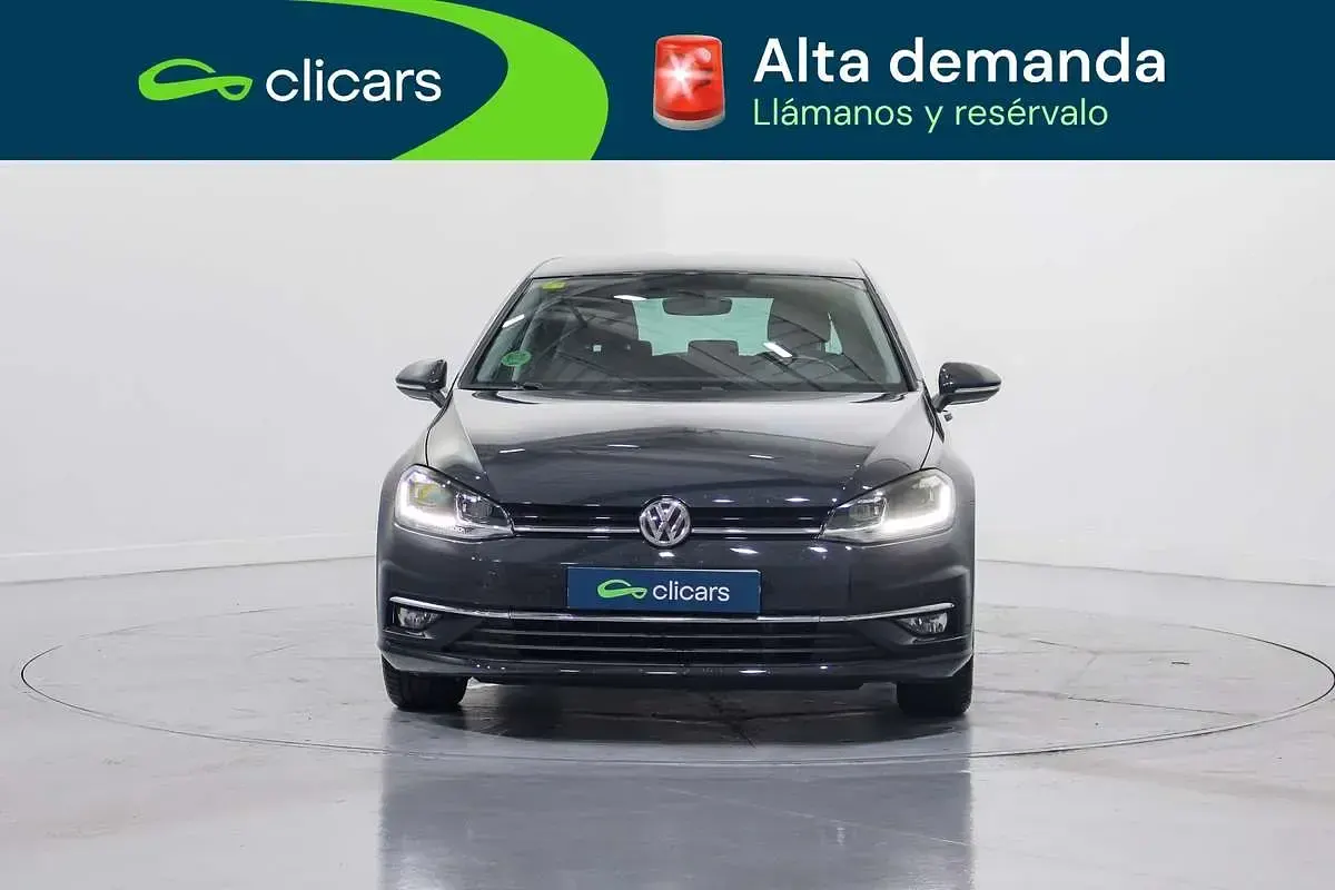 Usado VW Golf VII Advance 125 CV (91 kW) 2018 Gris Utilitario