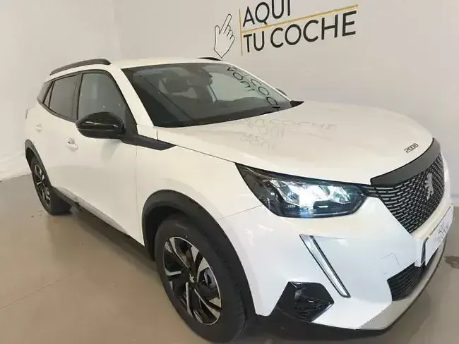 Usado Peugeot 2008 Allure 130 CV (95 kW) 2022 Blanco SUV