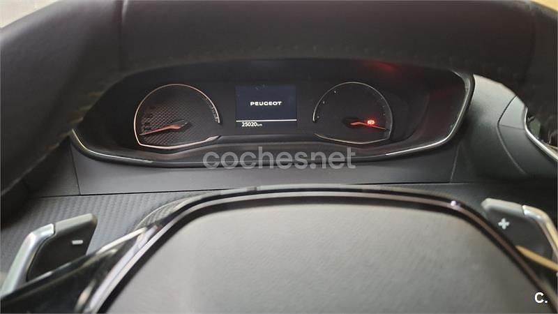 Usado Peugeot 2008 Allure 130 CV (95 kW) 2023 Blanco SUV