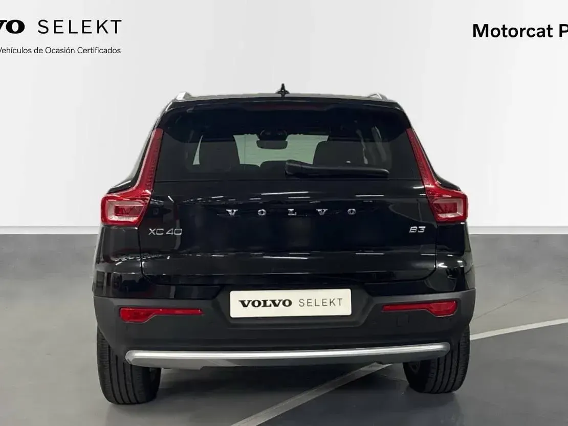 Usado Volvo XC40 Core 163 HP (119 kW) 2024 Preto SUV