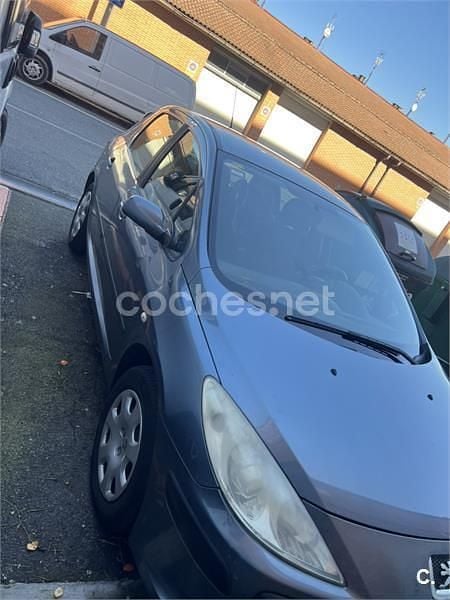 Usado Peugeot 307 90 CV (66 kW) 2006 Azul Berlina