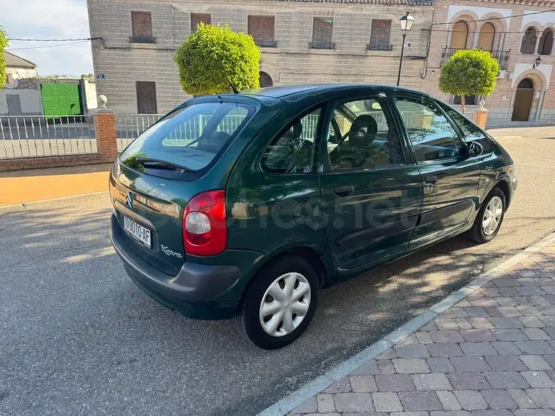 Usado Citroën Xsara Picasso 95 CV (69 kW) 2000 Verde Monovolumen