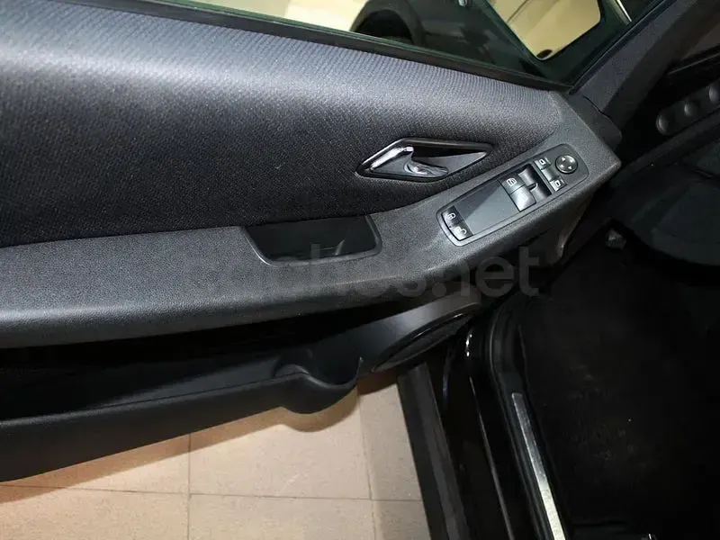 Usado Mercedes A160 Classic 82 CV (60 kW) 2008 Negro Monovolumen