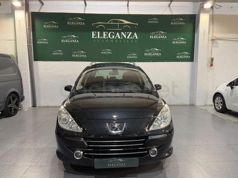 Usado Peugeot 307 110 CV (80 kW) 2007 Negro Familiar