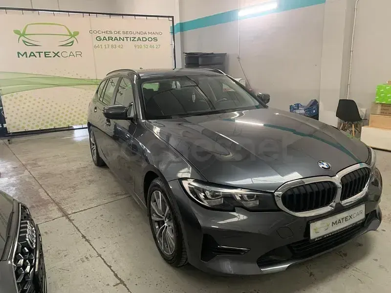 Usado BMW 320e 190 CV (139 kW) 2021 Gris / plata Familiar