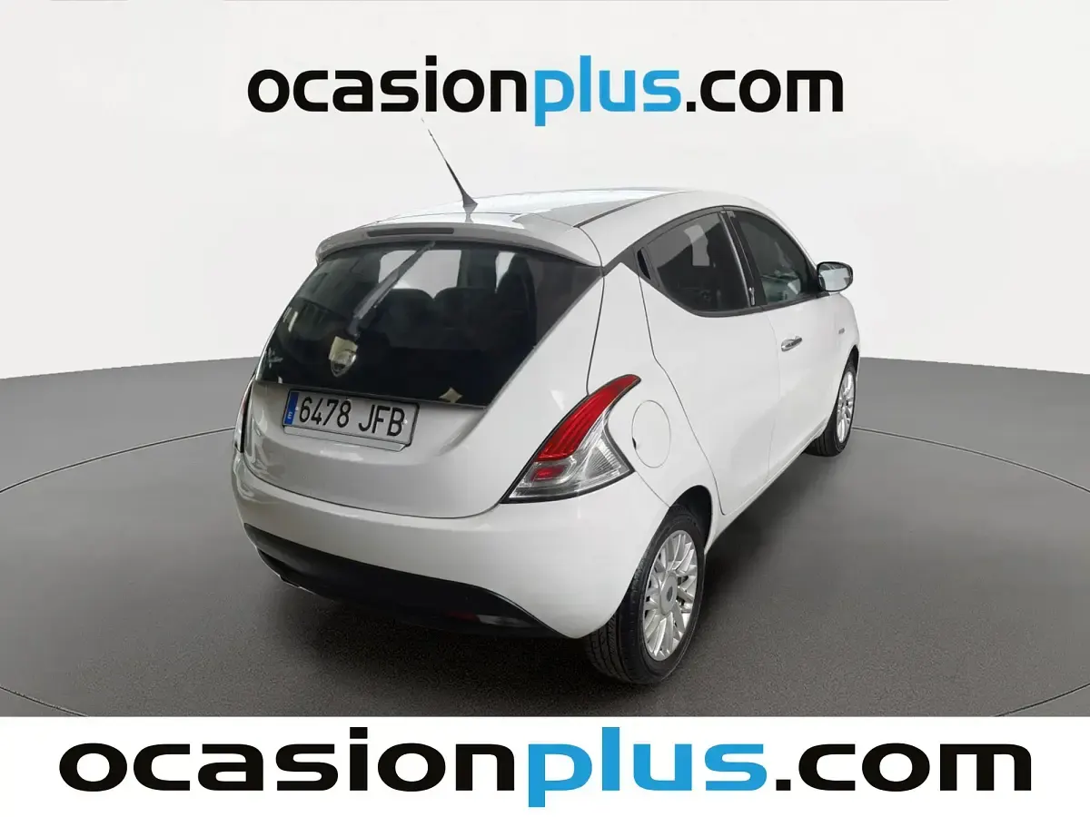 Usado Lancia Ypsilon Gold 69 CV (50 kW) 2015 Blanco Utilitario
