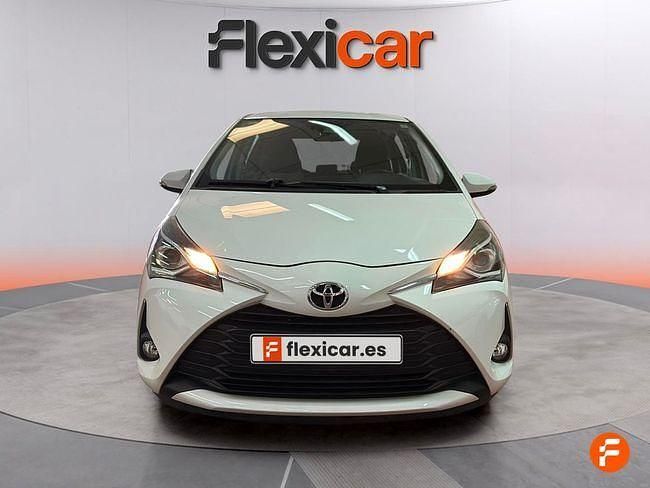Usado Toyota Yaris Business Edition 69 CV (50 kW) 2018 Blanco Berlina
