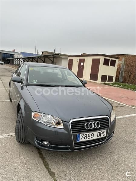 Gris / plata Usado 2005 Audi A4 Berlina | 5500 € (Precio justo) - Imagen 1/4