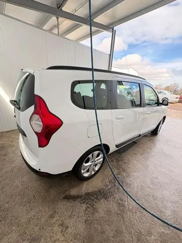 Usado Dacia Dokker Essentiel 109 CV (80 kW) 2021 Monovolumen