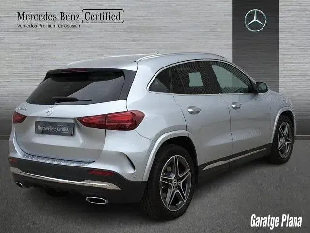 Usado Mercedes GLA200 150 CV (110 kW) 2026 Plata hightech SUV