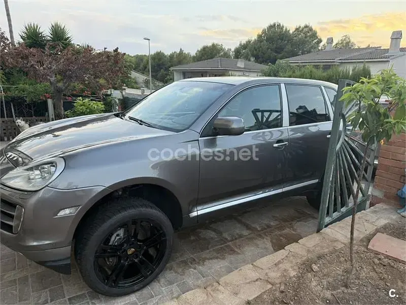 Usado Porsche Cayenne 300 CV (220 kW) 2009 Gris / plata SUV