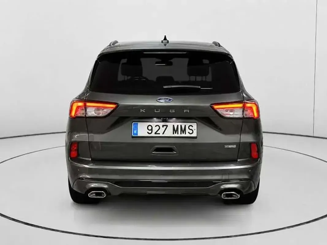 Usado Ford Kuga ST-Line 190 CV (139 kW) 2024 Gris SUV