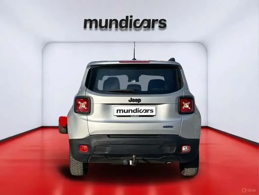 Usado Jeep Renegade Longitude 120 CV (88 kW) 2017 Plateado SUV