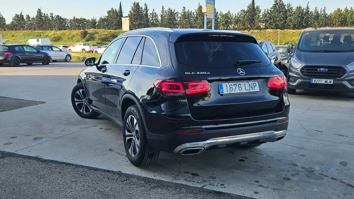 Usado Mercedes GLC220 194 CV (142 kW) 2021 Negro SUV