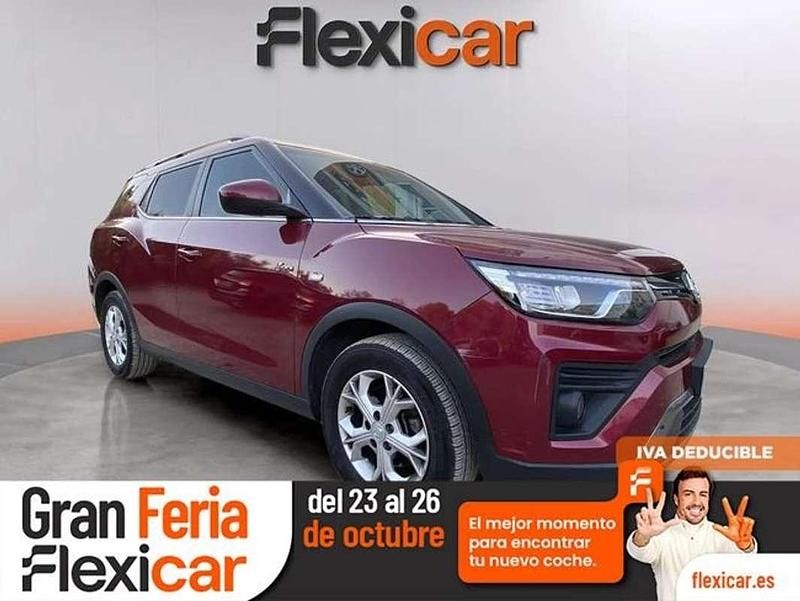 Burdeos Usado 2023 Ssangyong (KGM) Tivoli SUV | 14.390 € - Imagen 1/4