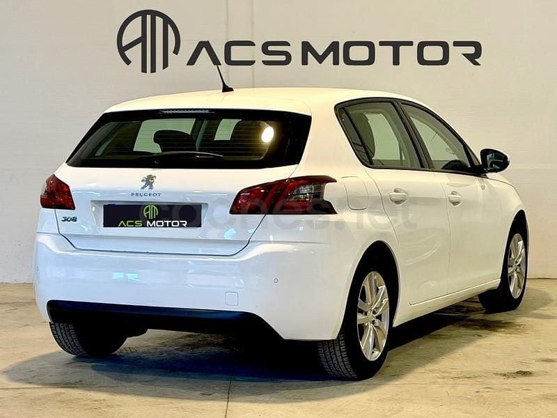Usado Peugeot 308 Active 130 CV (95 kW) 2021 Blanco Berlina