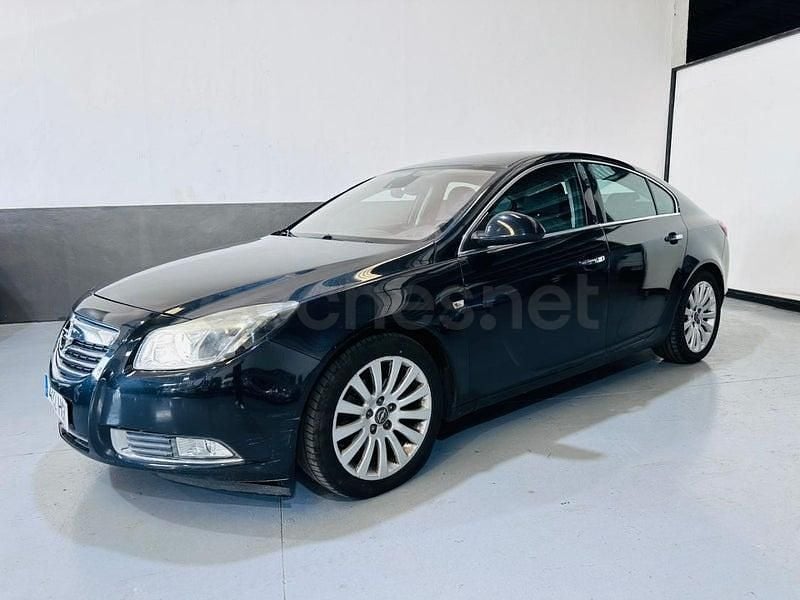 Usado Opel Insignia Selective 130 HP (95 kW) 2012 Cinzento Sedan