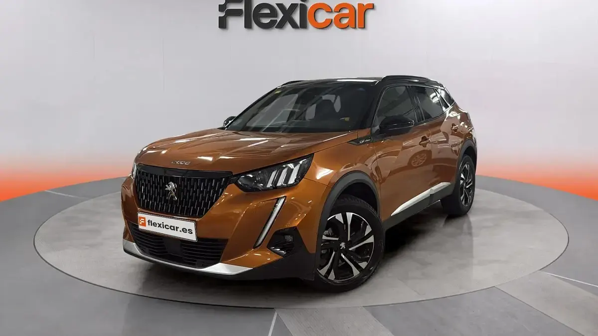 Usado Peugeot 2008 GT-line 131 CV (96 kW) 2020 Naranja SUV