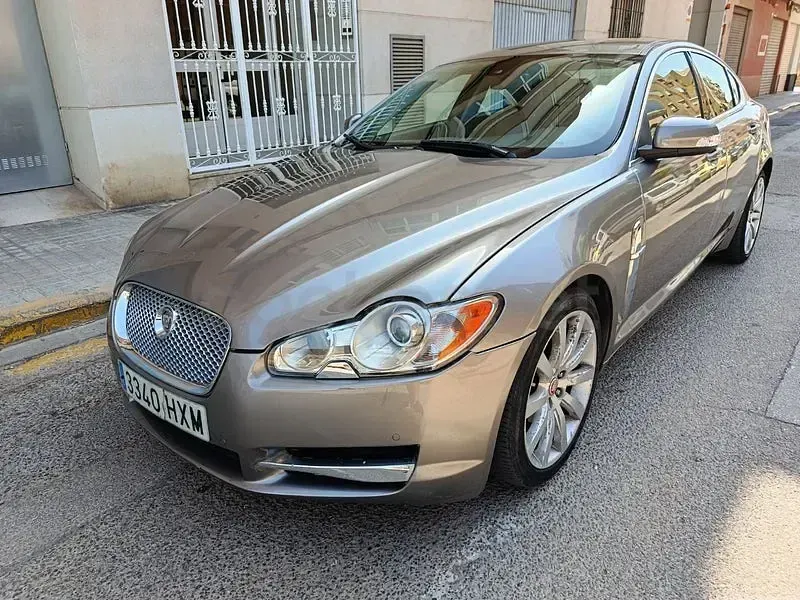 Usado Jaguar XF Premium Luxury 207 CV (152 kW) 2009 Gris / plata Berlina