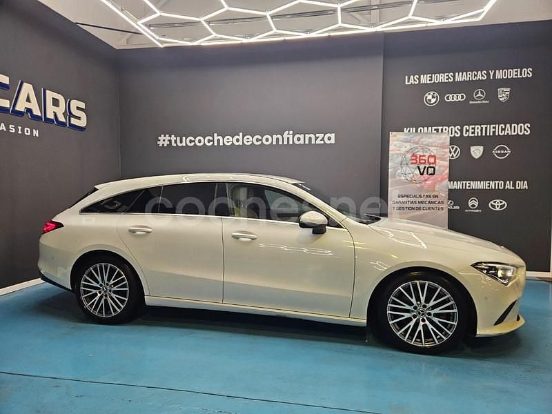 Usado Mercedes CLA220 Shooting Brake 190 CV (139 kW) 2021 Blanco Familiar