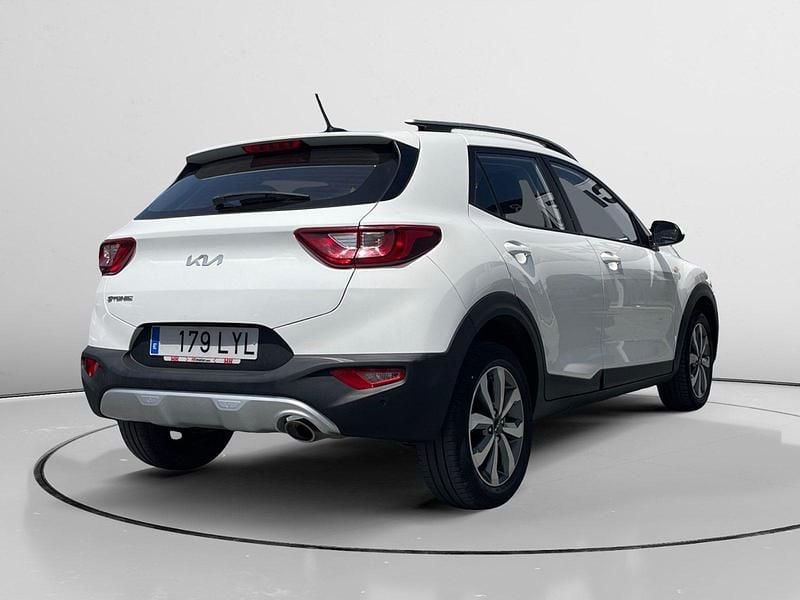 Usado Kia Stonic 102 CV (75 kW) 2022 Blanco SUV