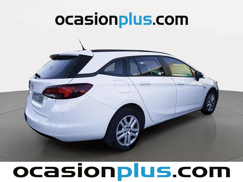Usado Opel Astra Selective 110 CV (80 kW) 2016 Blanco Familiar