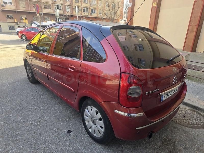 Usado Citroën Xsara Picasso Exclusive 92 CV (67 kW) 2009 Granate Monovolumen