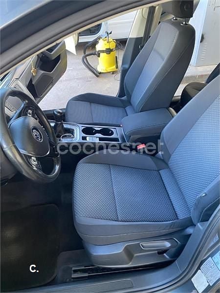 Verde Usado 2015 VW Passat Berlina | 8500 € (Buen precio) - Imagen 1/4
