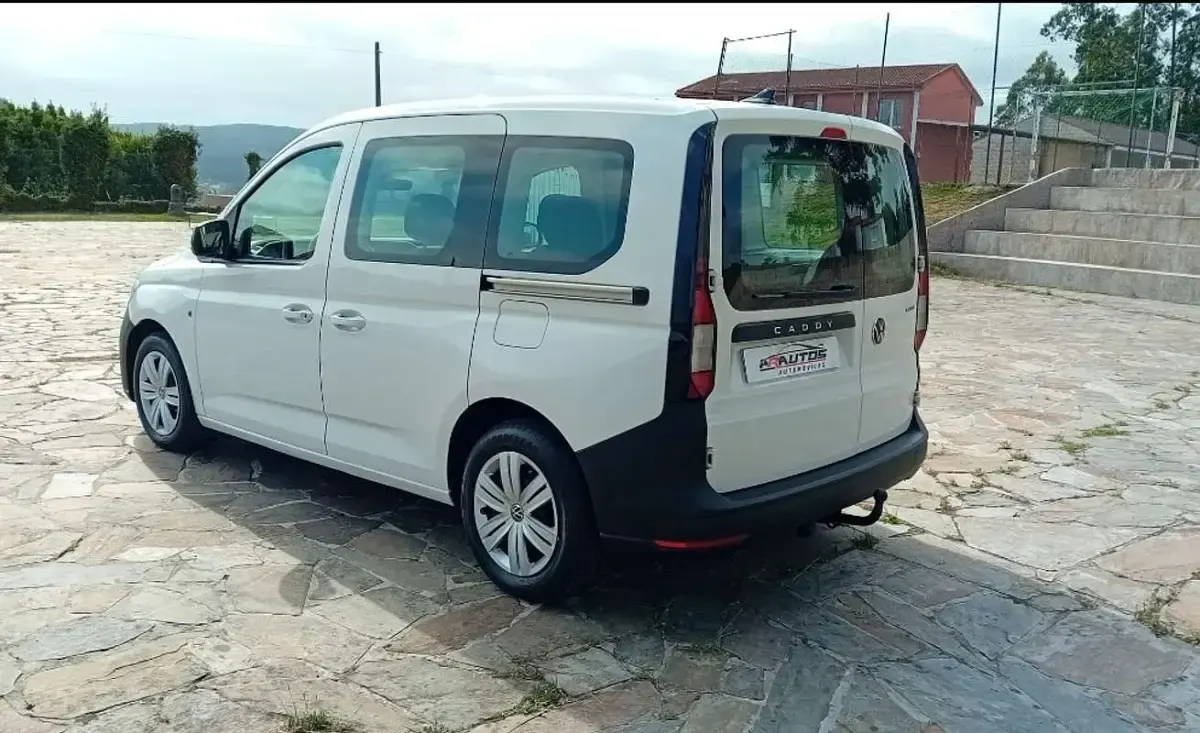 Usado VW Caddy 121 CV (88 kW) 2022 Blanco Monovolumen