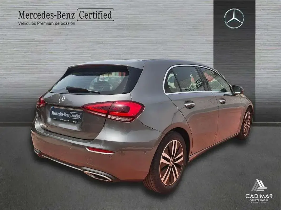Usado Mercedes A180 116 CV (85 kW) 2022 Berlina