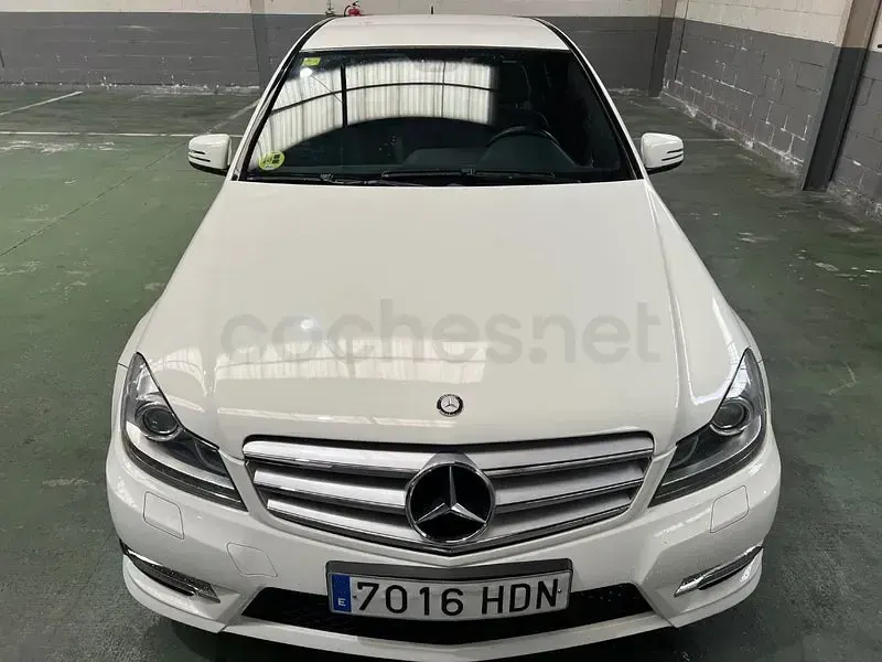 Usado Mercedes C220 Avantgarde 170 CV (125 kW) 2011 Blanco Berlina