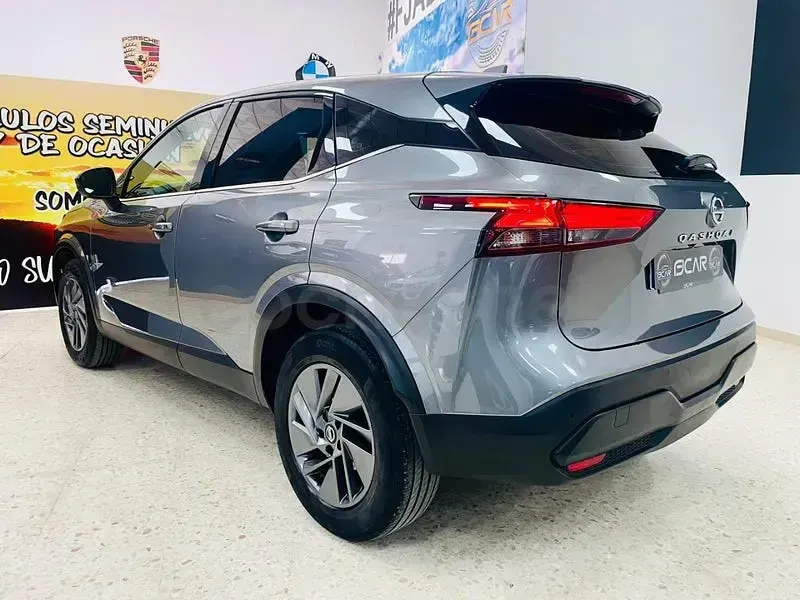 Usado Nissan Qashqai Acenta 158 CV (116 kW) 2021 Gris / plata SUV