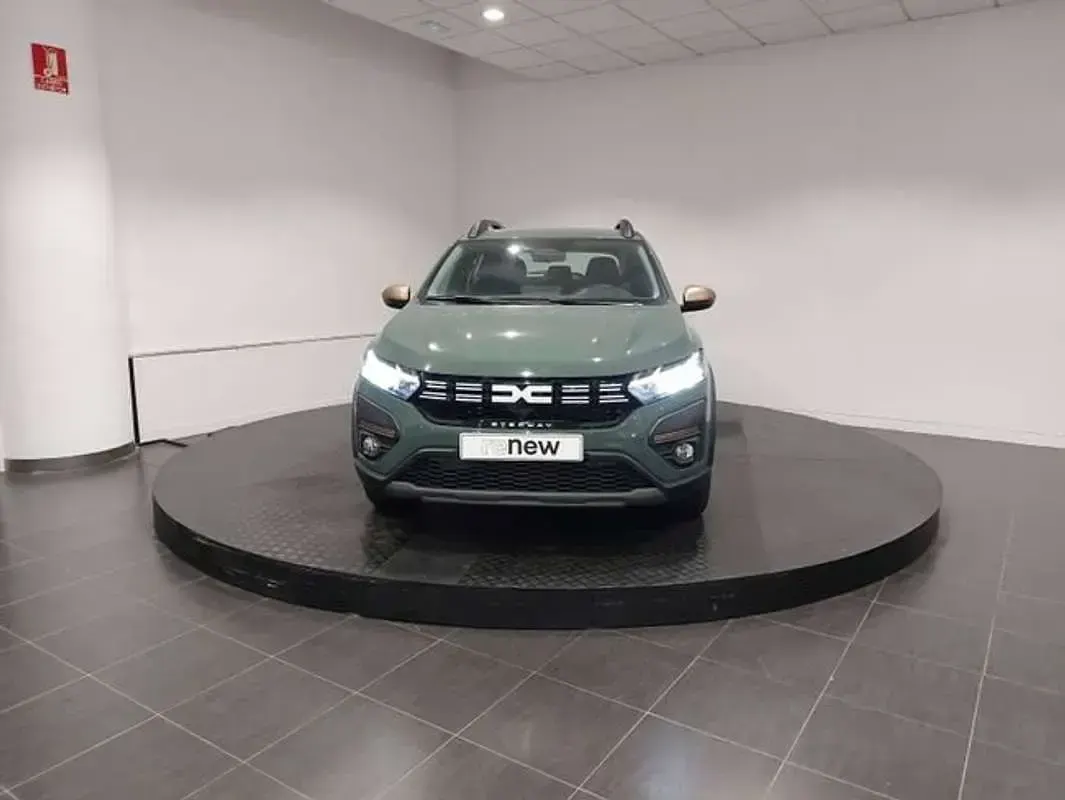 Usado Dacia Sandero Extreme 101 CV (74 kW) 2025 Gris Berlina