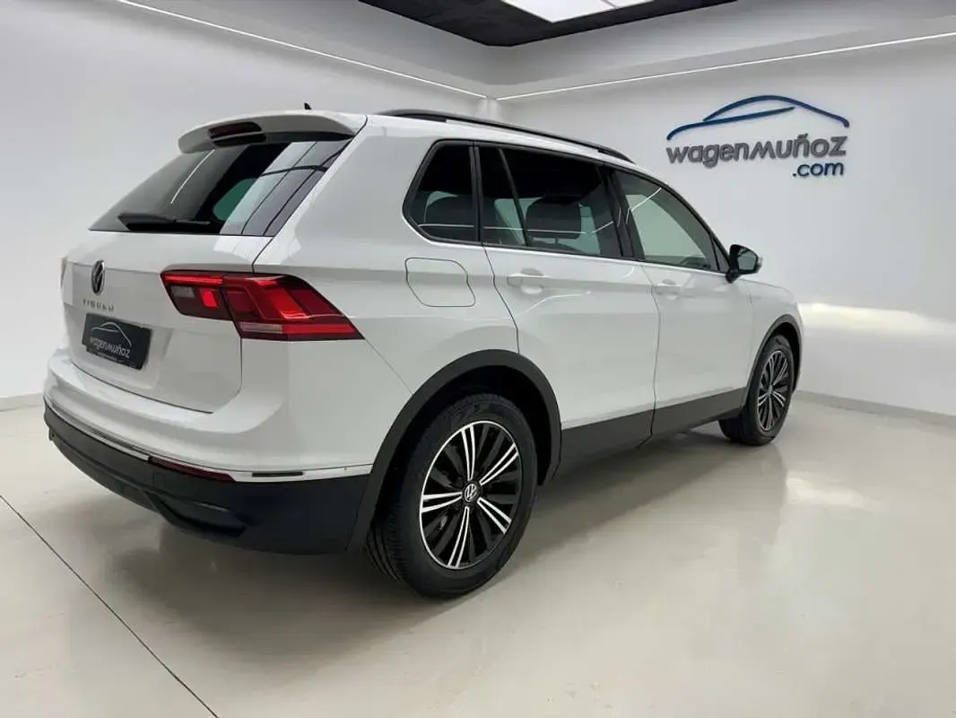 Usado VW Tiguan Life 150 CV (110 kW) 2022 Blanco SUV