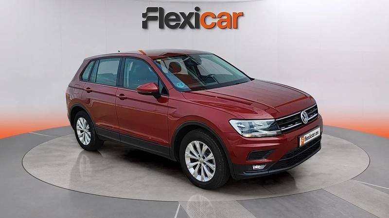 Usado VW Tiguan Advance 150 CV (110 kW) 2018 Rojo SUV