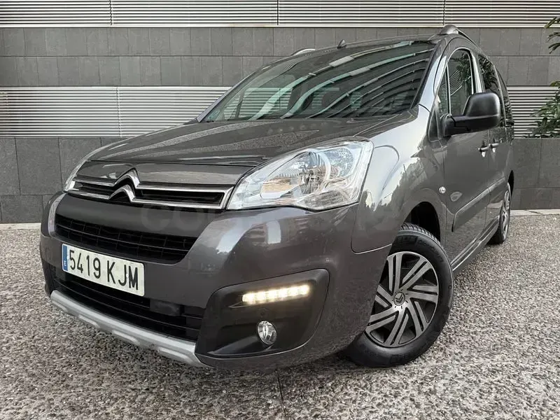 Usado Citroën Berlingo Shine 100 CV (73 kW) 2018 Marrón Monovolumen
