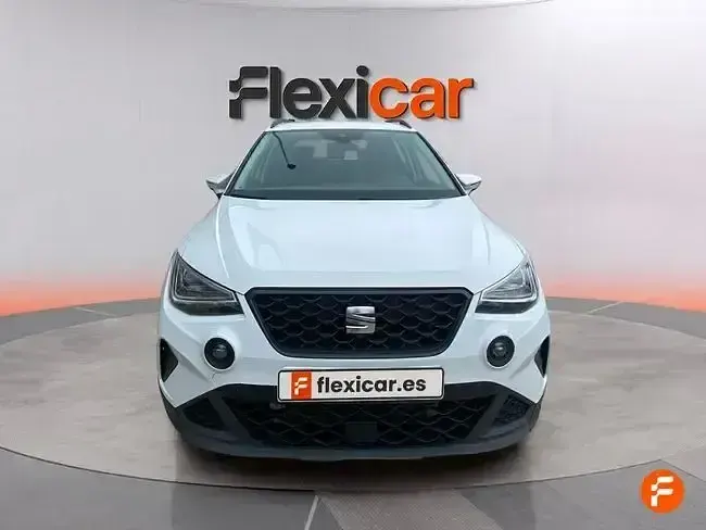 Usado Seat Arona Style 110 CV (80 kW) 2024 Blanco SUV