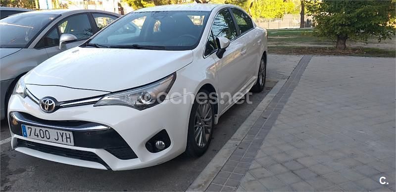 Usado Toyota Avensis Business Edition 143 CV (105 kW) 2017 Blanco Berlina