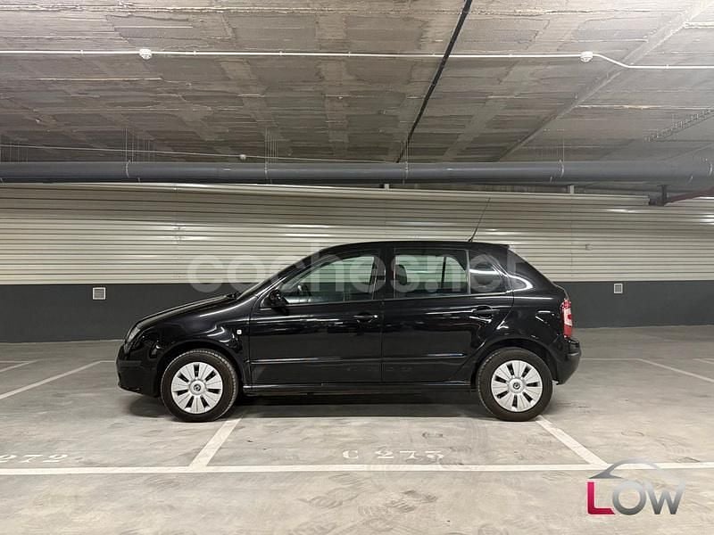 Usado Skoda Fabia 64 CV (47 kW) 2005 Negro Utilitario