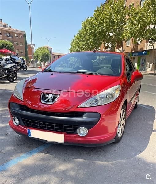 Usado Peugeot 207 CC 120 CV (88 kW) 2009 Rojo Descapotable