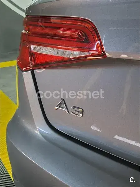Usado Audi A3 150 CV (110 kW) 2018 Gris / plata Berlina