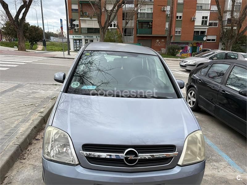 Usado Opel Meriva Enjoy 70 CV (51 kW) 2006 Gris / plata Monovolumen