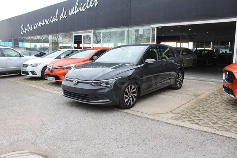 Usado VW Golf VIII 204 CV (150 kW) 2022 Gris / plata Berlina