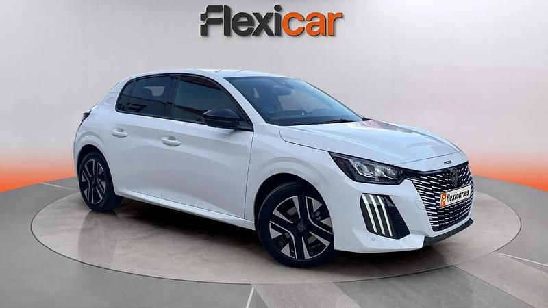 Usado Peugeot 208 Allure 102 CV (75 kW) 2024 Blanco Utilitario